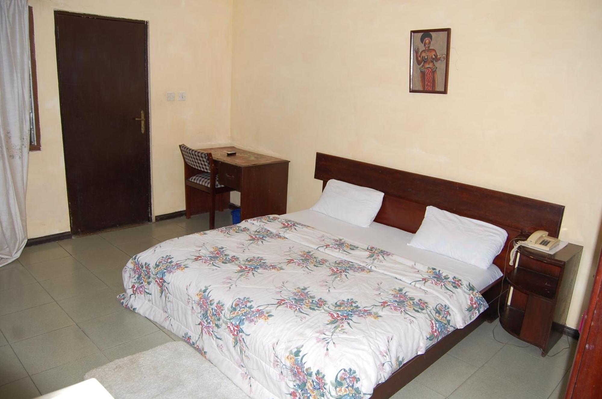 Global Summer Hotel Accra Extérieur photo