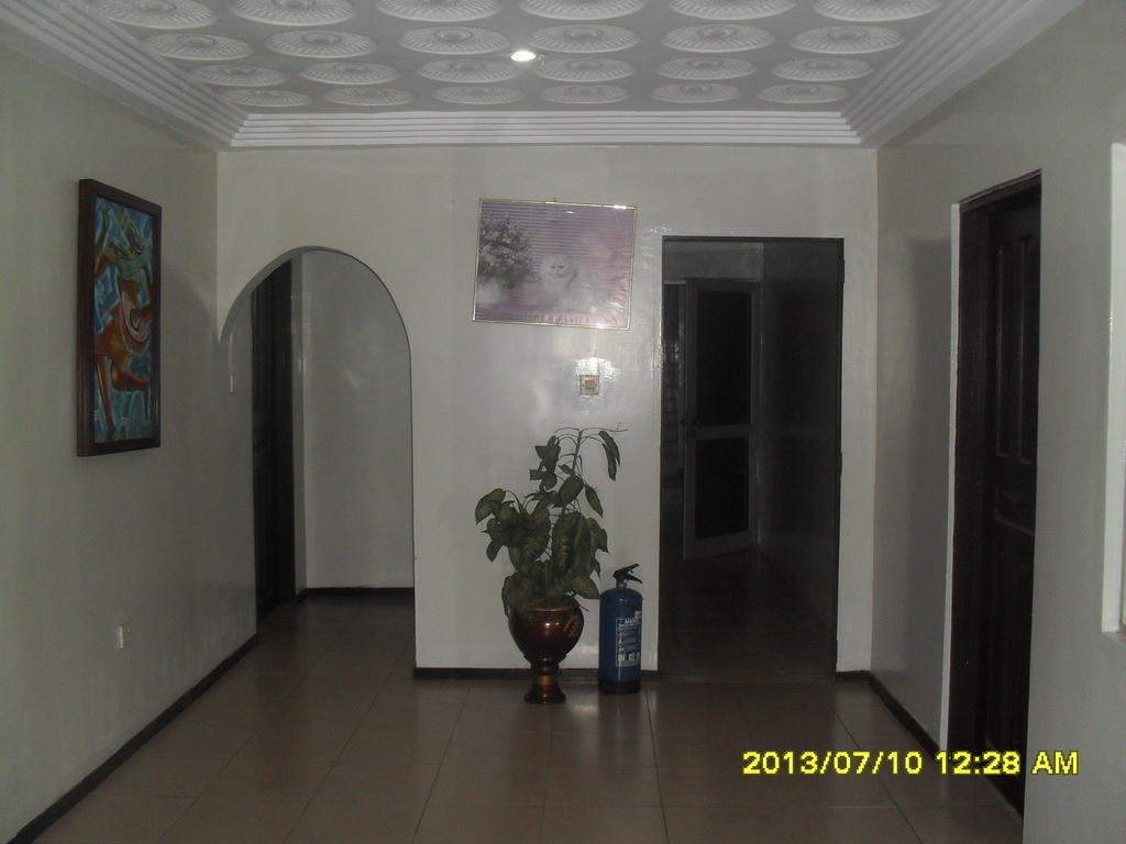 Global Summer Hotel Accra Extérieur photo