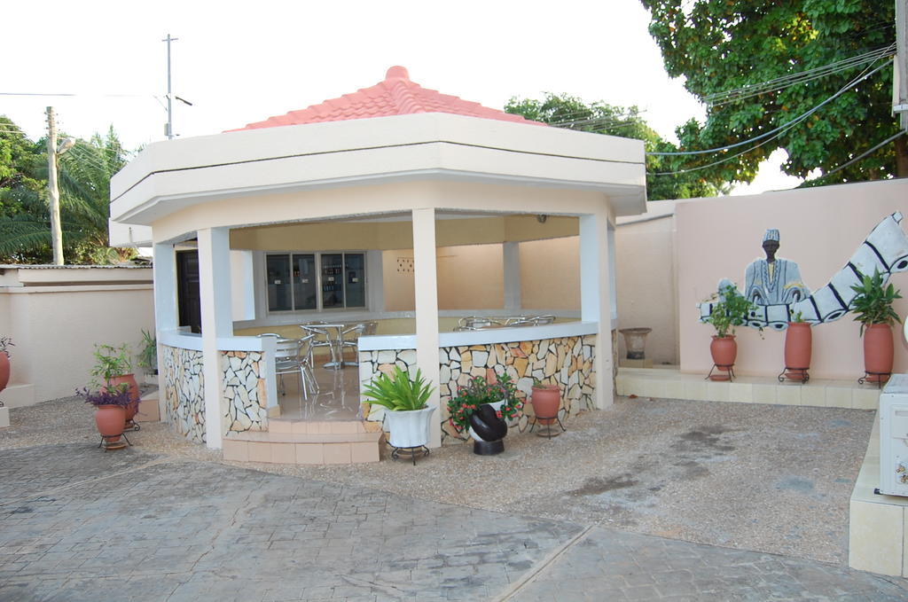 Global Summer Hotel Accra Extérieur photo