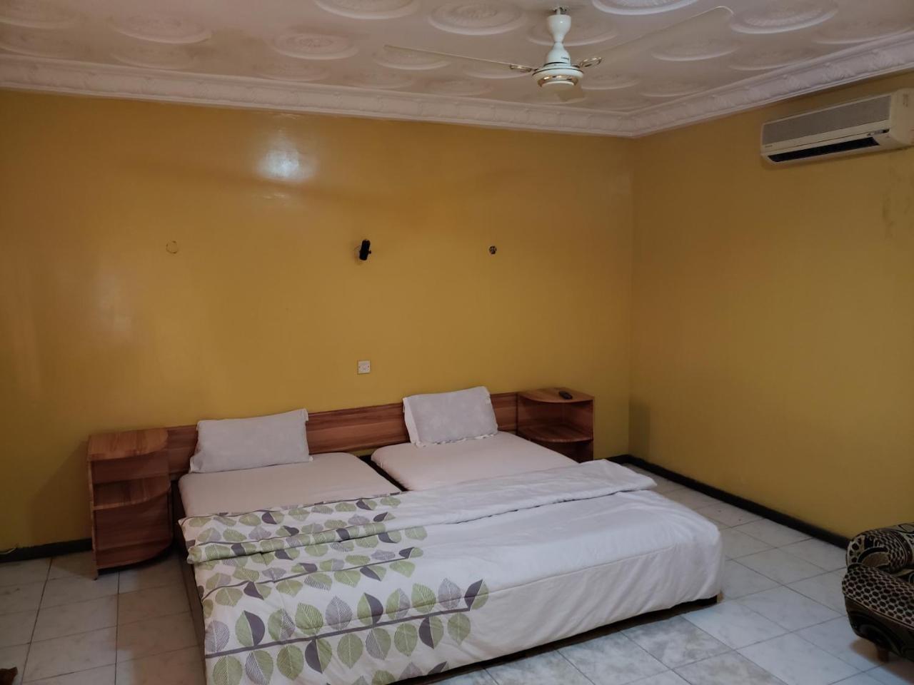 Global Summer Hotel Accra Extérieur photo